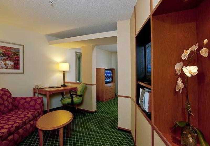 Fairfield Inn & Suites By Marriott Brunswick Freeport Zimmer foto